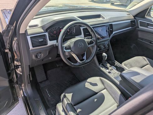Used 2022 Volkswagen Atlas SE w/ Panoramic Sunroof Package FWD image 17