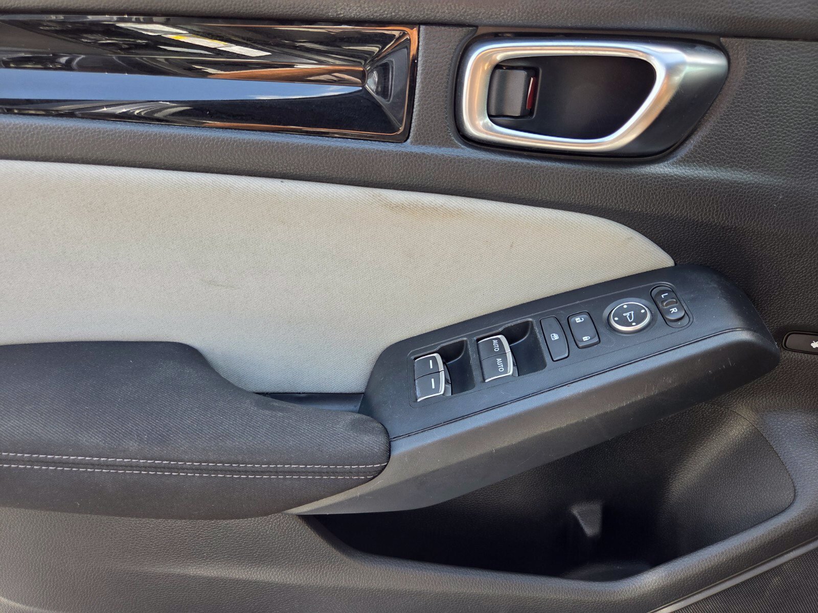 Used 2025 Honda Civic Sport image 31