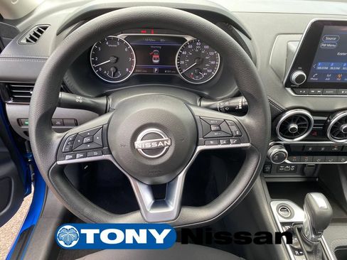Used 2025 Nissan Sentra SV FWD image 14