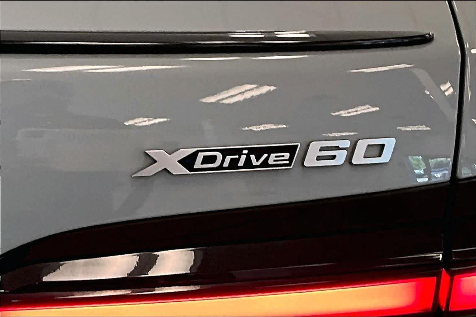 Used 2024 BMW i7 xDrive60 w/ Executive Package AWD/4WD image 9