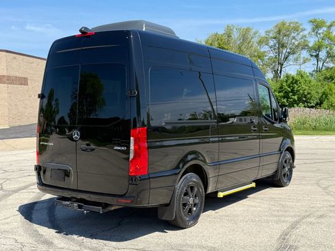 Used 2022 Mercedes-Benz Sprinter 2500 image 4