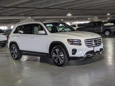 Used 2025 Mercedes-Benz GLB 250 image 6