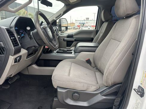 Used 2022 Ford F250 XLT w/ FX4 Off-Road Package image 9