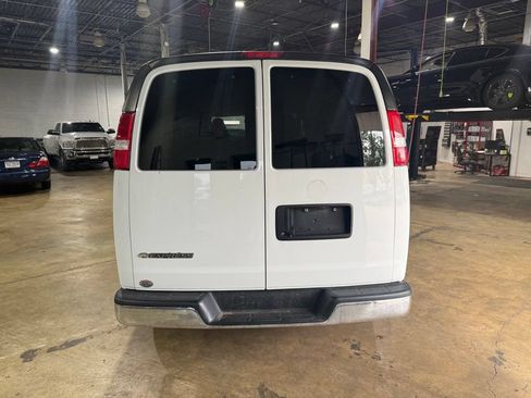 Used 2019 Chevrolet Express 3500 LT w/ LT Preferred Equipment Group RWD image 3