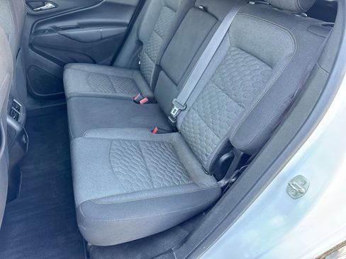 Used 2018 Chevrolet Equinox LT FWD image 19