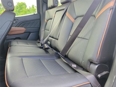 Used 2023 GMC Canyon AT4 w/ AT4 Premium Package AWD/4WD image 13