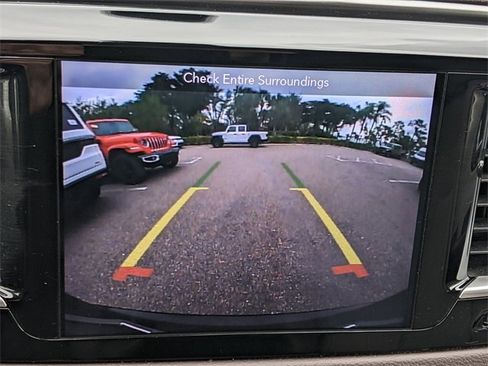 Used 2018 Chrysler Pacifica Touring Plus image 24