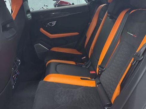 Used 2021 Lamborghini Urus AWD/4WD image 22