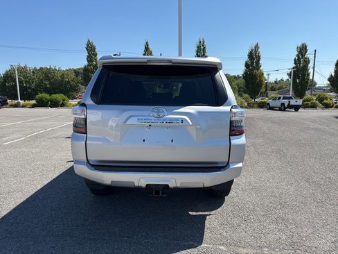Certified 2021 Toyota 4Runner SR5 Premium image 3