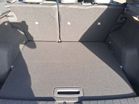 New 2026 Nissan Kicks SR image 7