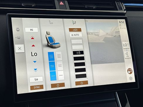 New 2024 Land Rover Range Rover Velar Dynamic SE image 20