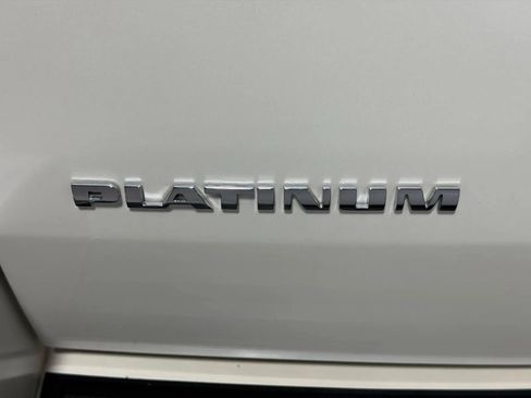 Used 2014 Cadillac Escalade Platinum AWD/4WD image 12