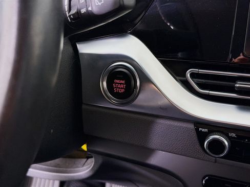 Used 2022 Kia Niro LXS FWD image 32