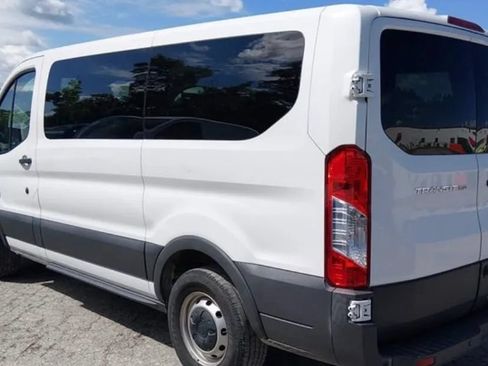 Used 2018 Ford Transit 150 XL RWD image 8