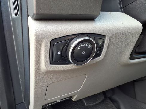 Used 2018 Ford F250 XL w/ Power Equipment Group AWD/4WD image 18