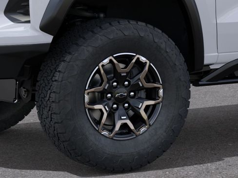 New 2026 Chevrolet Colorado ZR2 w/ Technology Package AWD/4WD image 9