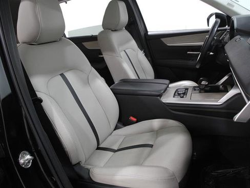 Certified 2024 MAZDA CX-90 3.3 Turbo w/ Premium Package image 16