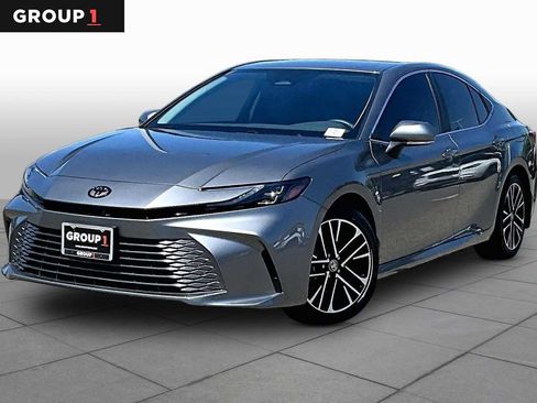 Used 2026 Toyota Camry XLE FWD image 1