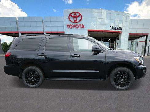 Used 2018 Toyota Sequoia TRD Sport AWD/4WD image 4