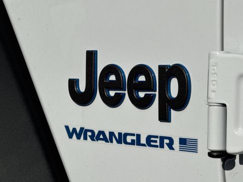 New 2023 Jeep Wrangler Unlimited Rubicon 4xe w/ Cold Weather Group AWD/4WD image 27