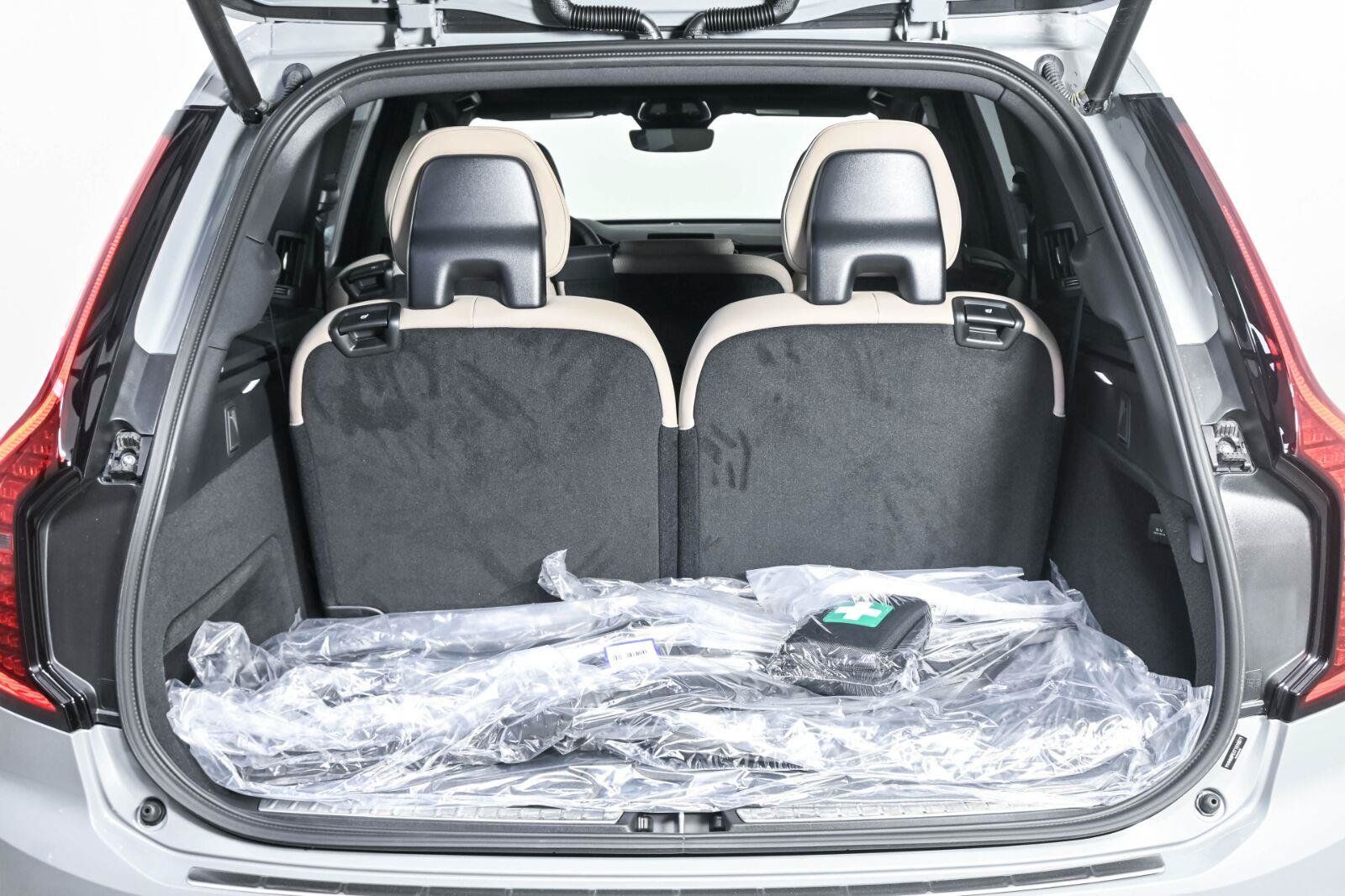 New 2026 Volvo XC90 T8 Plus w/ Protection Package Premier AWD/4WD image 30