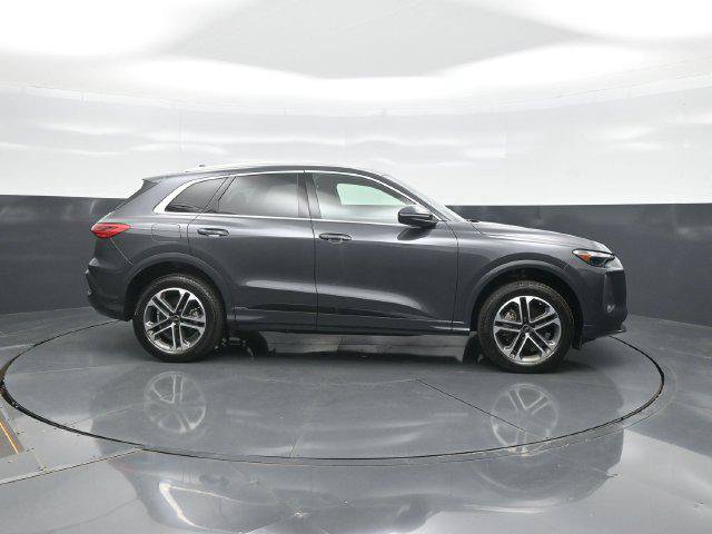 Used 2025 Audi Q5 Premium AWD/4WD image 8