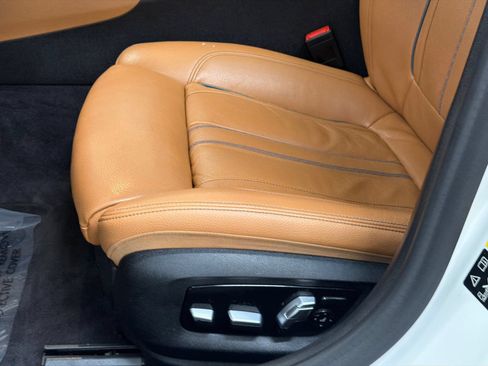 Used 2020 BMW M550i xDrive AWD/4WD image 15
