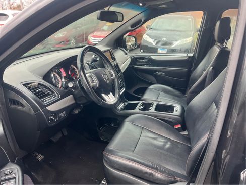 Used 2017 Dodge Grand Caravan GT image 10