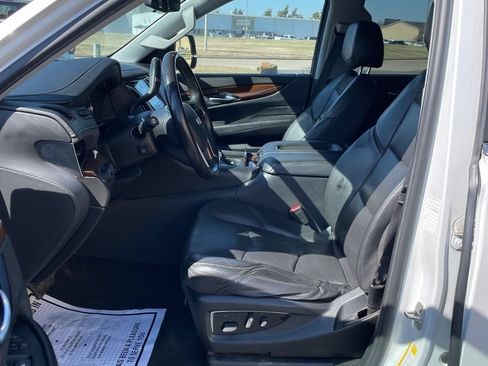 Used 2020 Cadillac Escalade ESV Premium Luxury AWD/4WD image 7