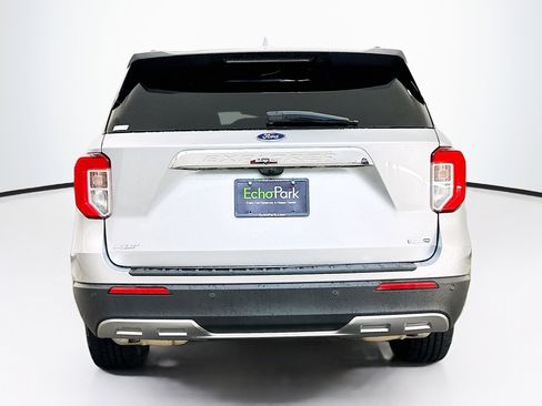 Used 2020 Ford Explorer XLT w/ Equipment Group 202A image 7