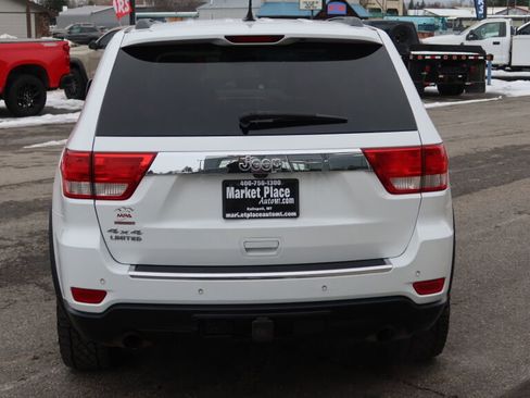Used 2013 Jeep Grand Cherokee Limited w/ Luxury Group II image 7