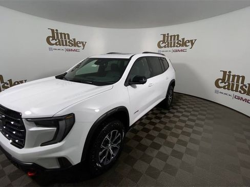 Used 2025 GMC Acadia AT4 w/ Luxury Package image 4