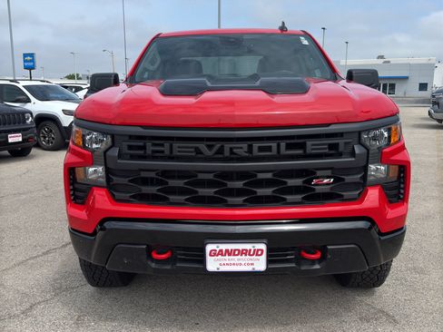 Used 2025 Chevrolet Silverado 1500 Custom Trail Boss AWD/4WD image 3