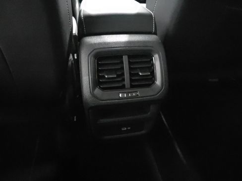 Used 2022 Volkswagen Taos SE image 12