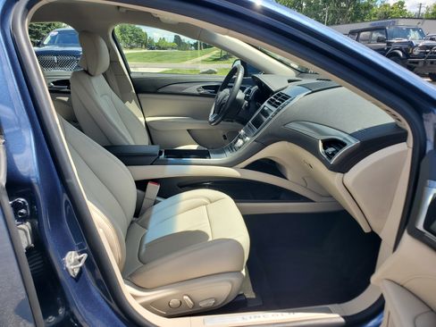 Used 2019 Lincoln MKZ Premiere FWD image 9