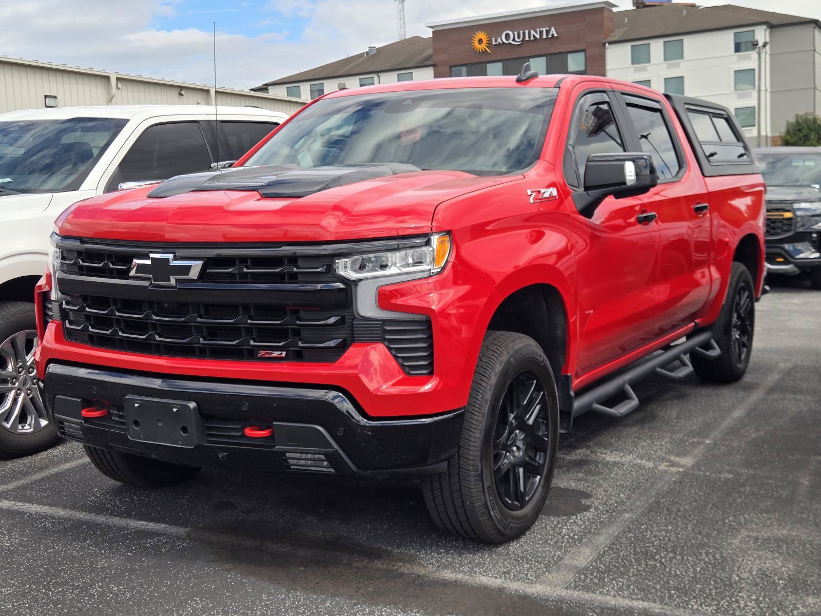 Used 2024 Chevrolet Silverado 1500 LT Trail Boss w/ LT Trail Boss Premium Package AWD/4WD image 1