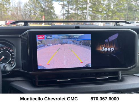 Used 2025 Jeep Gladiator Mojave w/ Steel Bumper Group image 17