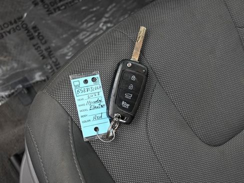 Used 2022 Hyundai Elantra SE w/ Cargo Package image 18