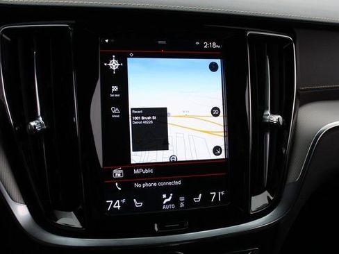 Certified 2022 Volvo S60 T8 R-Design image 21