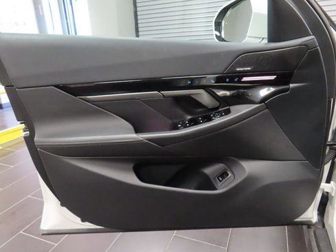 Used 2026 BMW 530i RWD image 34