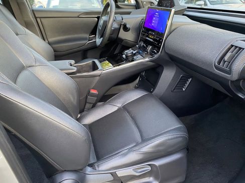 Used 2023 Toyota bZ4X AWD image 6