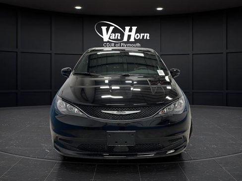 New 2026 Chrysler Voyager LX image 8