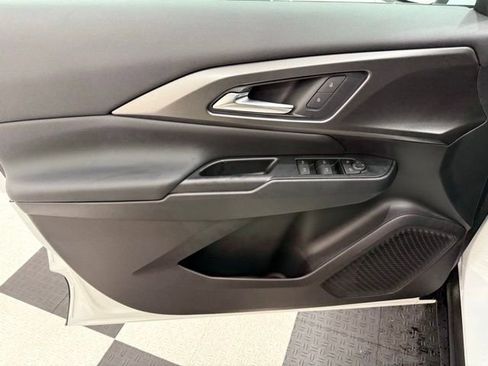 New 2026 Chevrolet Equinox EV LT image 13