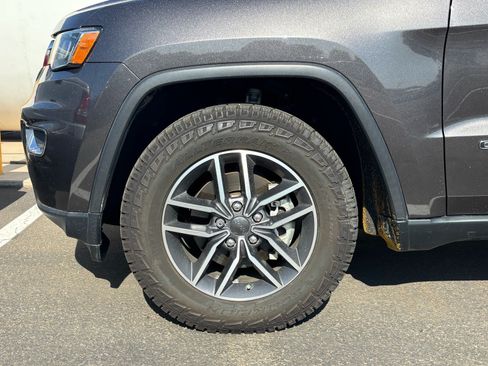 Used 2020 Jeep Grand Cherokee Limited AWD/4WD image 6