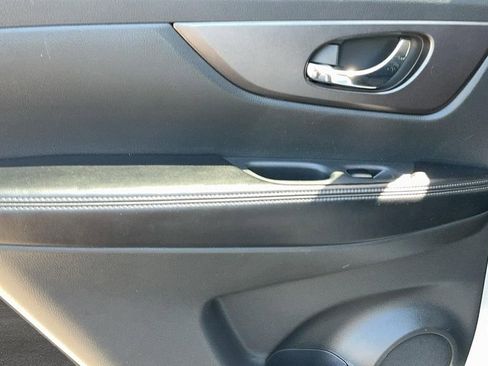 Used 2016 Nissan Rogue S w/ S Family Package FWD image 15