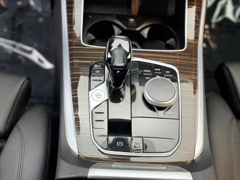 Used 2019 BMW X5 xDrive40i w/ Convenience Package AWD/4WD image 18