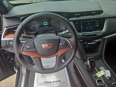 Used 2026 Cadillac XT5 Premium Luxury w/ Driver Assist Package AWD/4WD image 17
