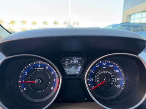 Used 2013 Hyundai Elantra GLS w/ Preferred Pkg image 10