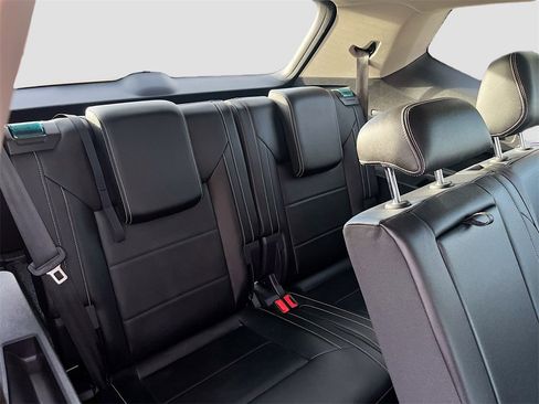 Used 2023 Volkswagen Atlas SE image 27