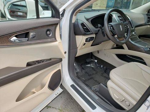 Used 2019 Lincoln Nautilus Reserve FWD image 10